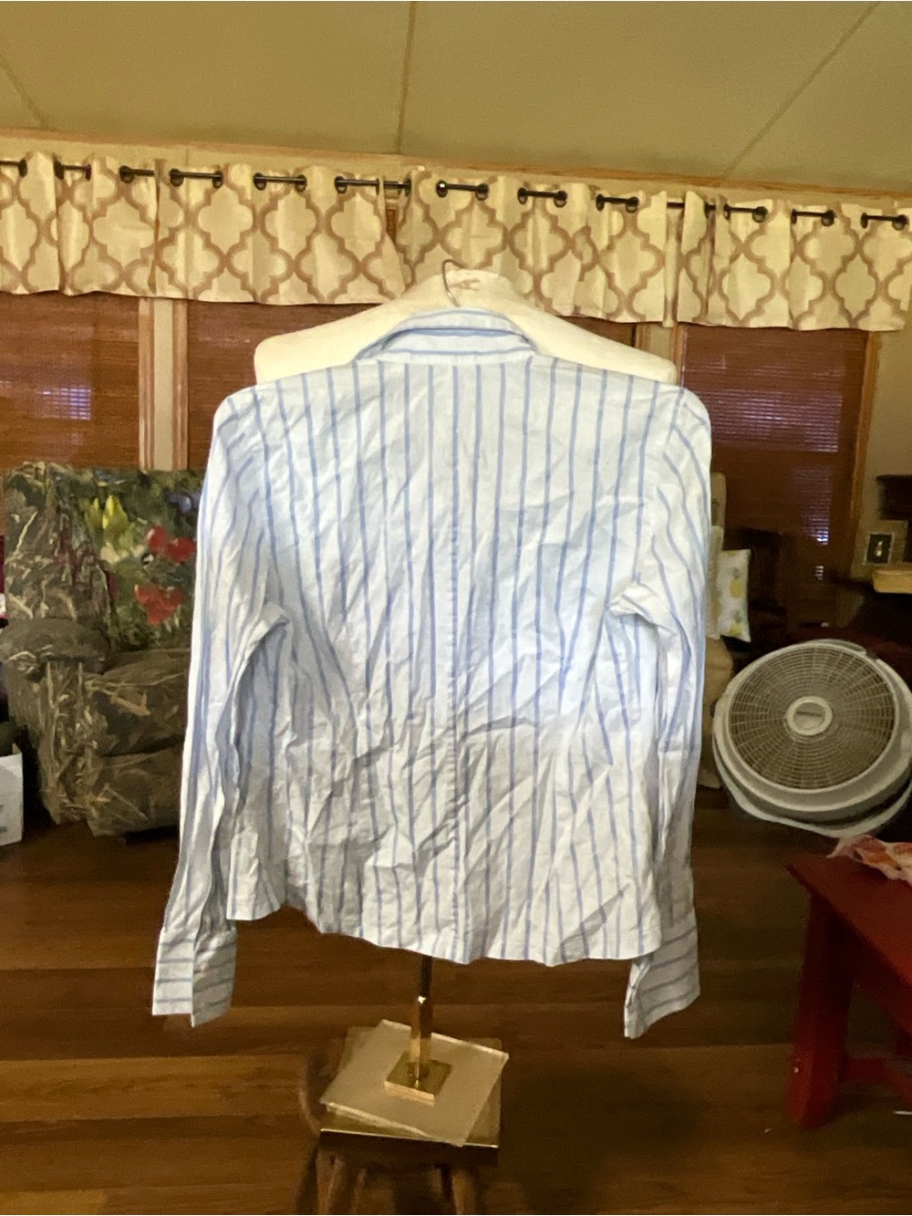 Bamboo medium LS button up - Picture 2 of 5